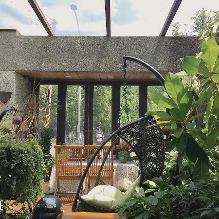 Moon House B&B Kota Hualien Bagian luar foto
