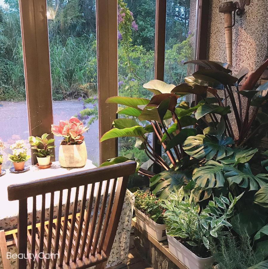 Moon House B&B Kota Hualien Bagian luar foto