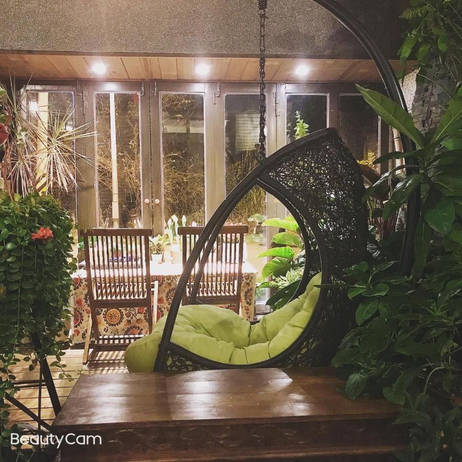 Moon House B&B Kota Hualien Bagian luar foto
