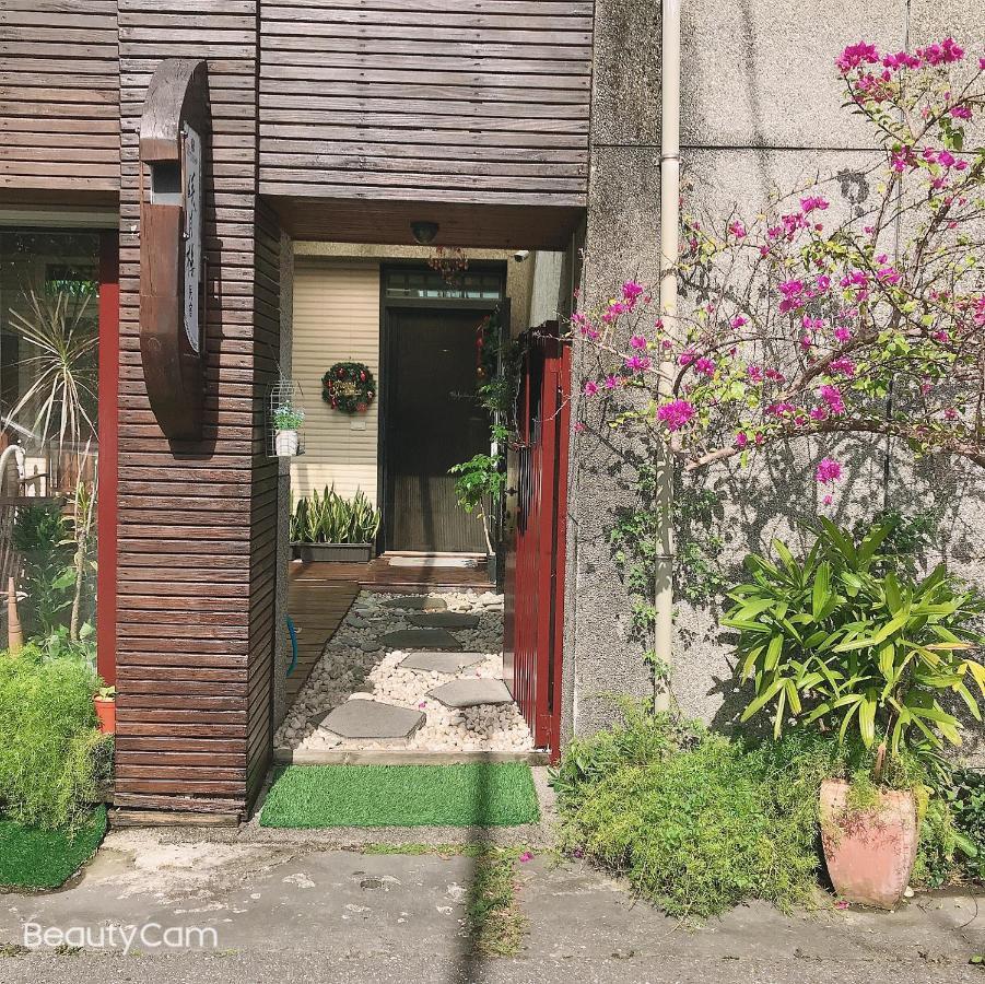Moon House B&B Kota Hualien Bagian luar foto
