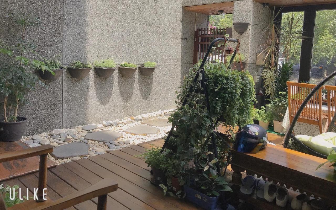 Moon House B&B Kota Hualien Bagian luar foto