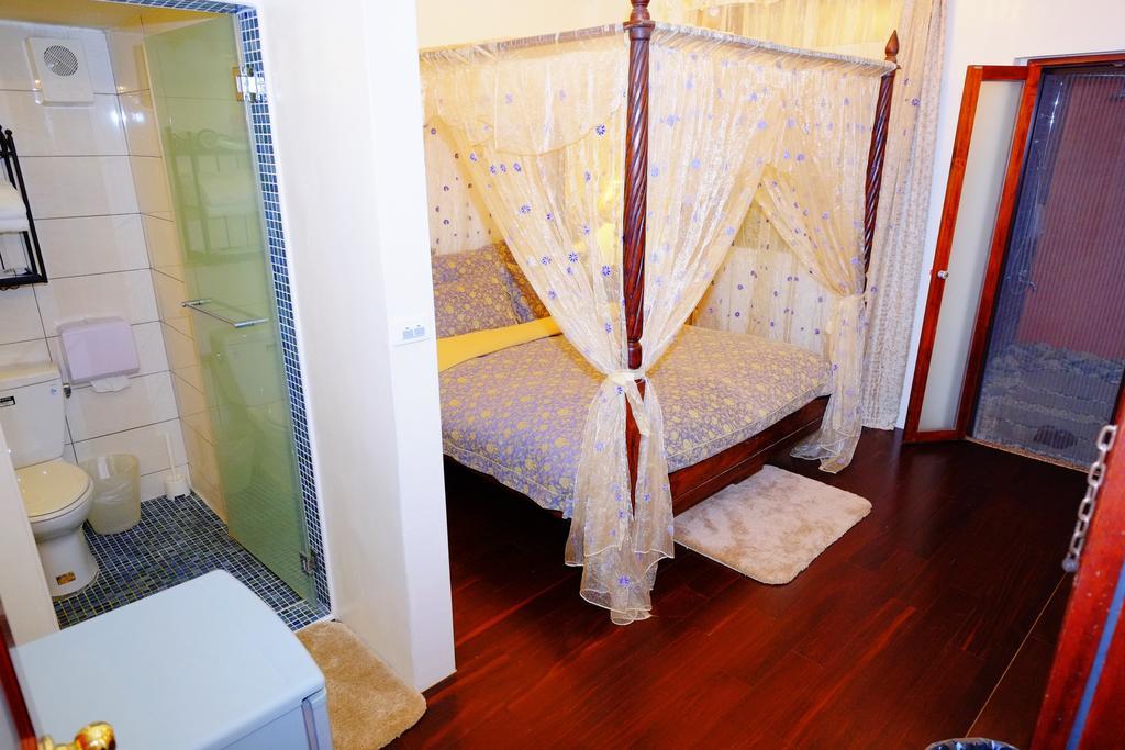 Moon House B&B Kota Hualien Bagian luar foto