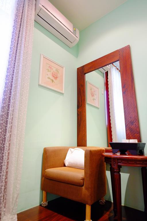 Moon House B&B Kota Hualien Bagian luar foto