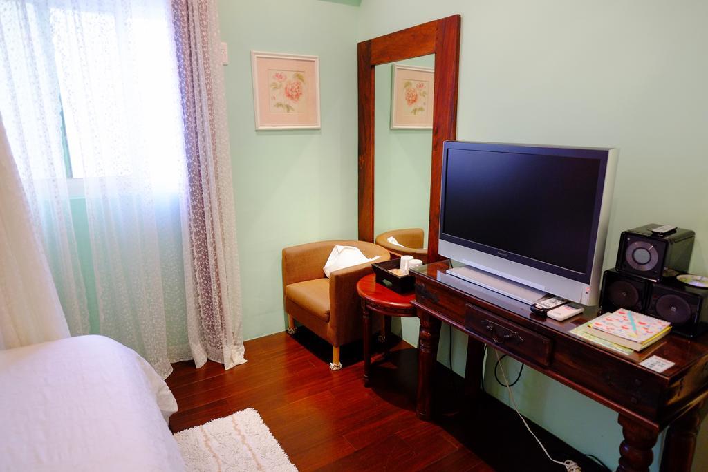 Moon House B&B Kota Hualien Bagian luar foto