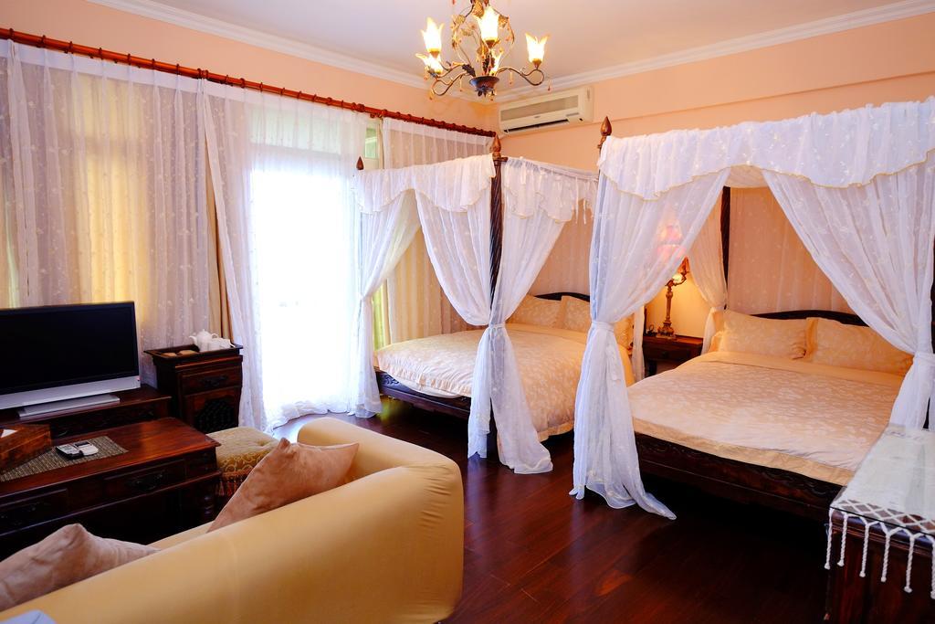 Moon House B&B Kota Hualien Bagian luar foto