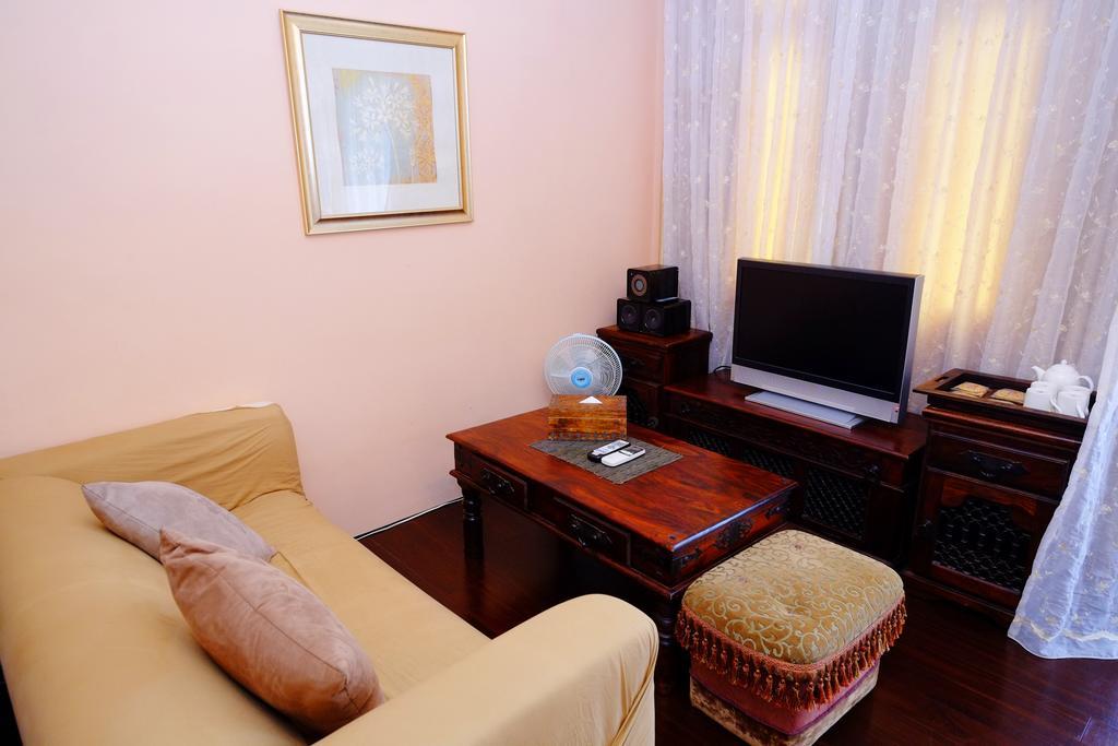 Moon House B&B Kota Hualien Bagian luar foto