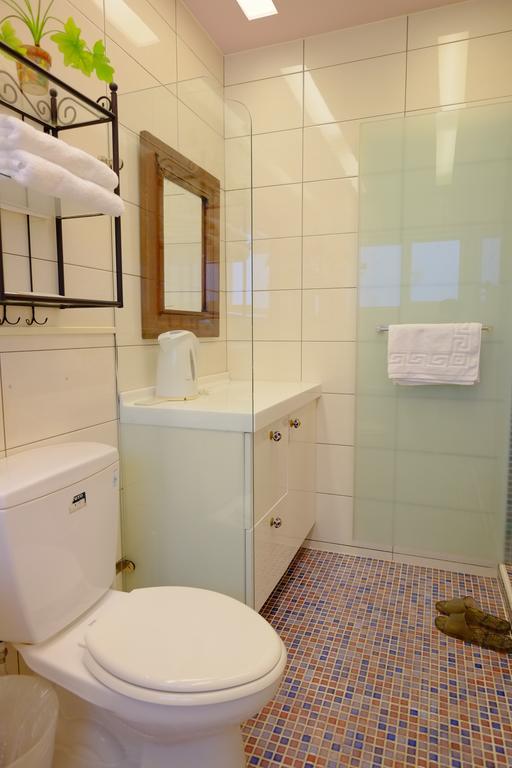 Moon House B&B Kota Hualien Bagian luar foto