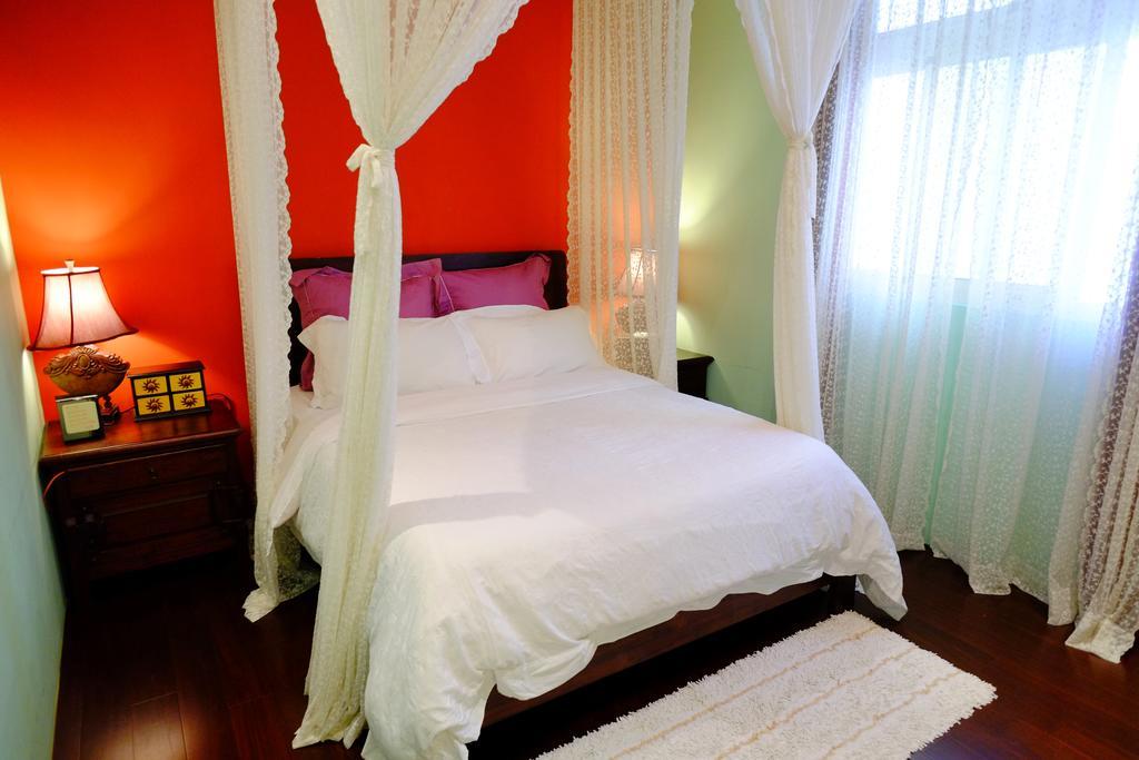 Moon House B&B Kota Hualien Bagian luar foto